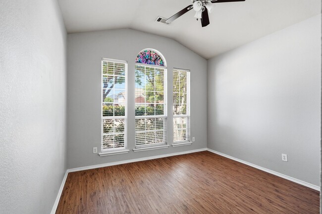 Building Photo - 1113 Beaverwood Ln