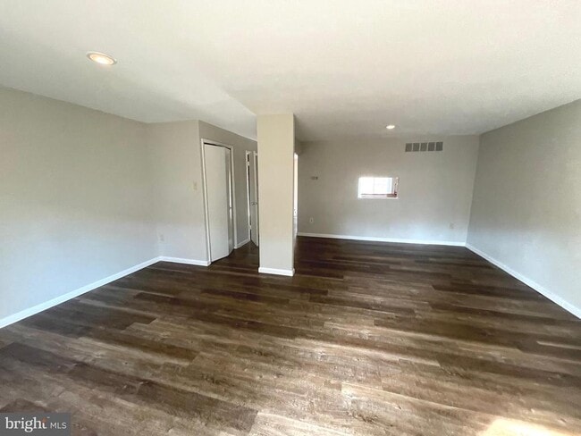 Building Photo - 9817 Rainleaf Ct