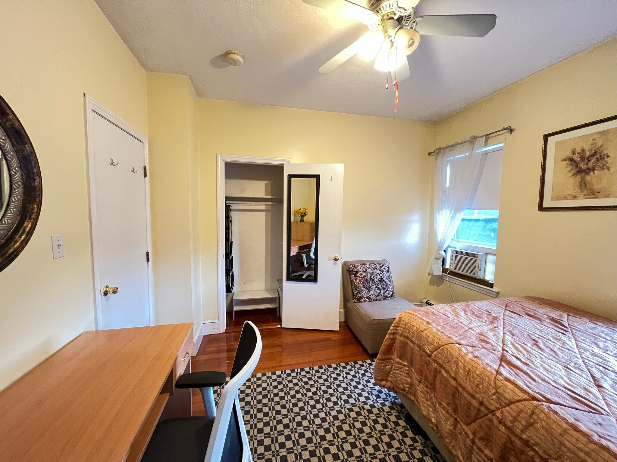 Furniture Included: Bed# 2 - 558 Washington St