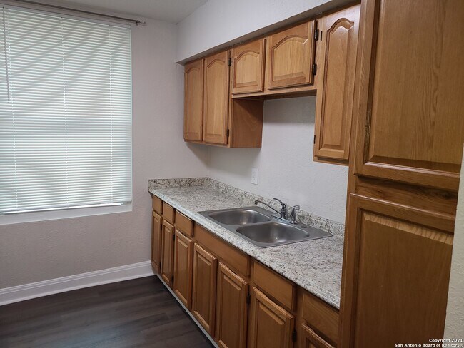 Building Photo - 10446 Mtn Vw-
