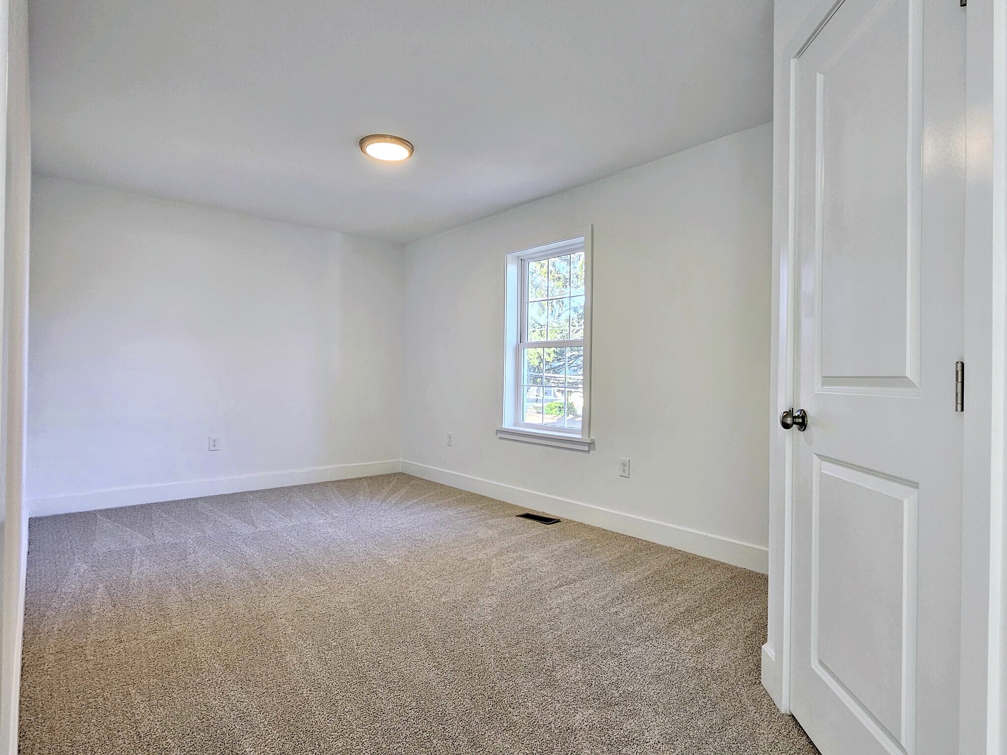 Building Photo - 108 Meadows Bnd