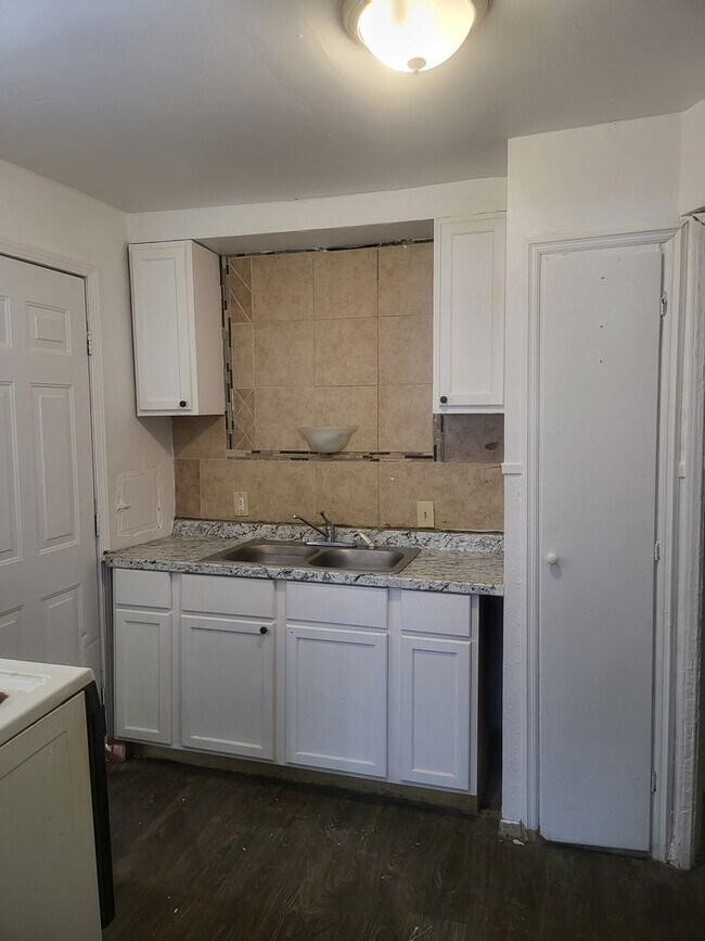 Building Photo - 18330/18332 Kelly Rd - Naama Cohen