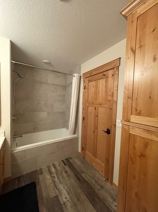 Building Photo - 1 Bedroom plus spacious loft on Gull Lake!...