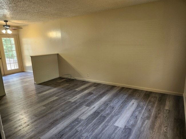 Building Photo - 2102 Watts Rd