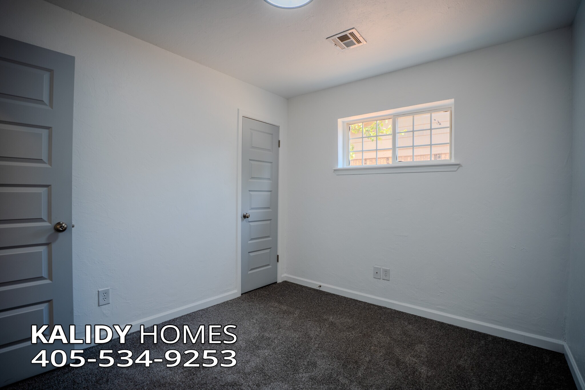 Building Photo - 413 Winding Ln