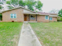 Building Photo - 1326 Tulane Dr