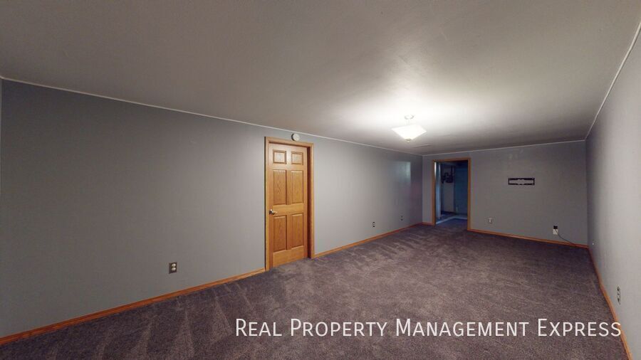 Building Photo - Cozy 3 Bedroom 1 Bathroom in Western Sioux...