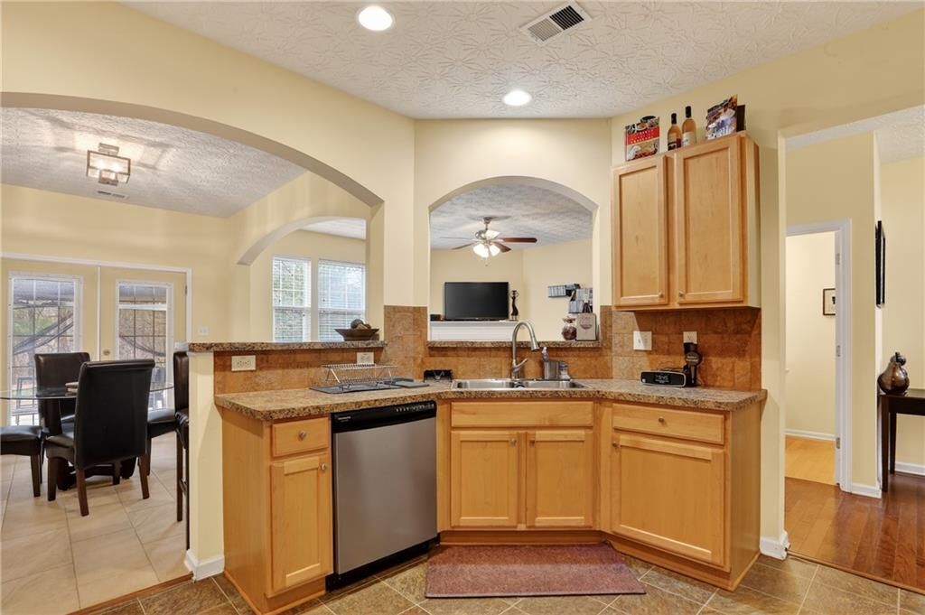 Building Photo - 5556 Cascade Run
