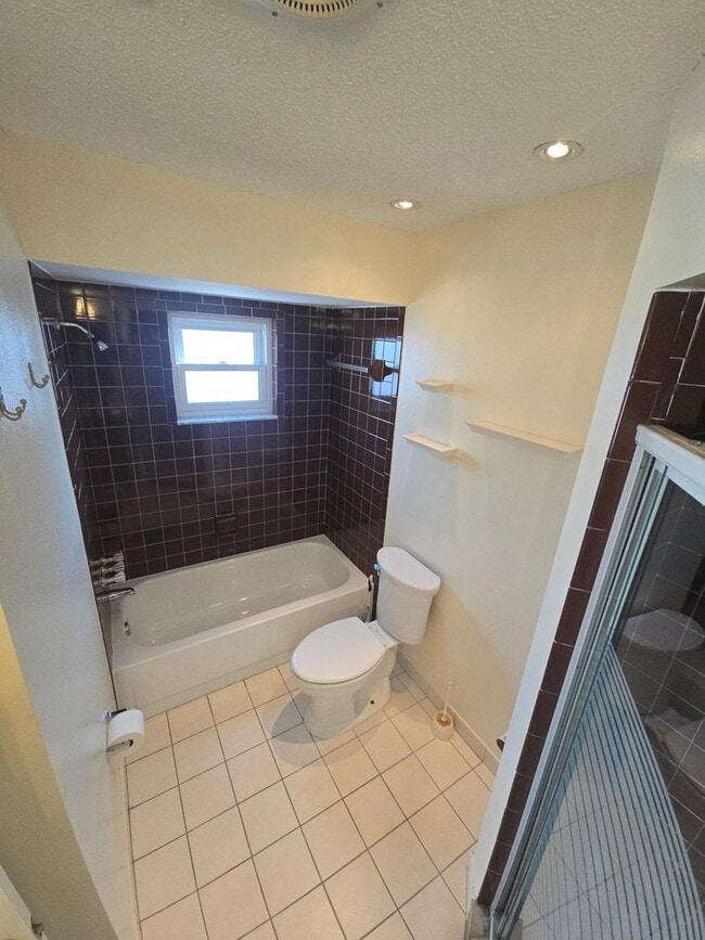 Building Photo - Charming 2 Bed 2 Bath in Holiday, Fl