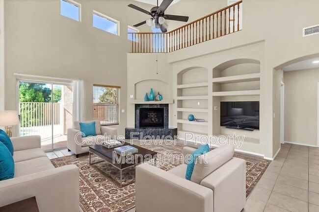 Building Photo - 2524 N Sunrise