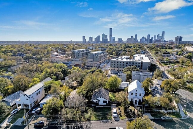 Building Photo - 1144 Northwestern Ave