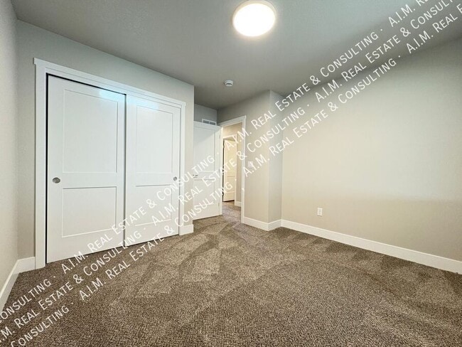 Building Photo - 284 Caspian Ct