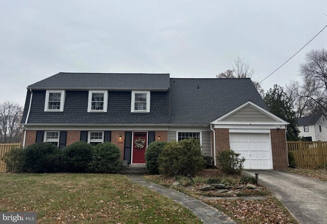 Building Photo - 7000 Old Cabin Ln