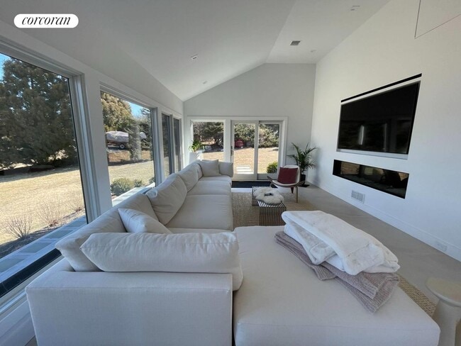 Building Photo - 54 Westmoreland Dr