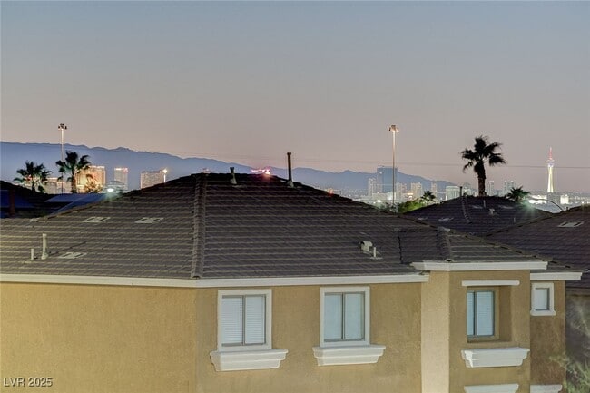 Building Photo - 1068 Riddle Glen St