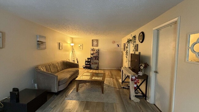 Building Photo - Available January 2026! 1 Bedroom, Main Street Macedon