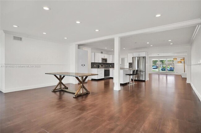 Building Photo - 4721 W Park Rd