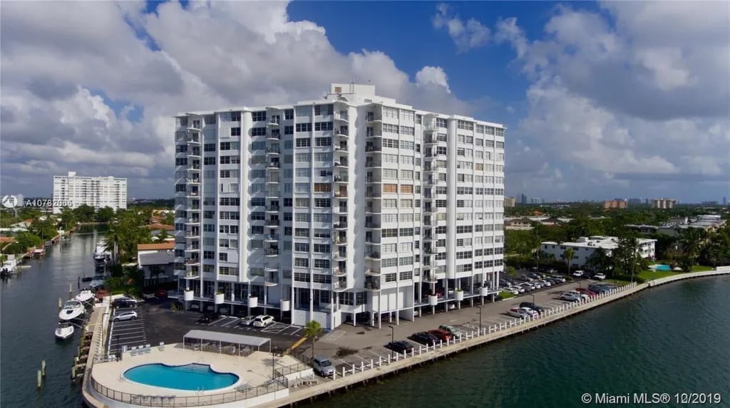 Building Photo - 11930 N Bayshore Dr