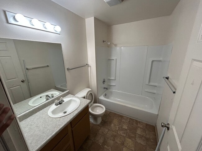 Interior Photo - Riverton Apartments