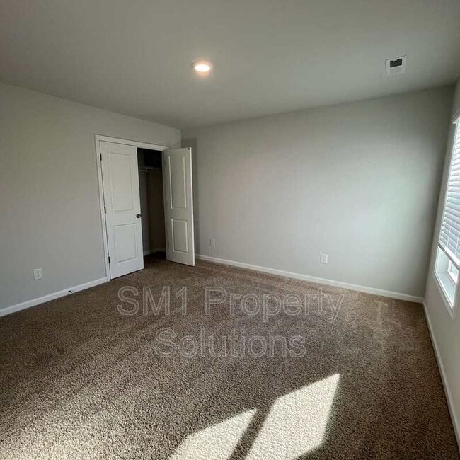 Building Photo - 106 Brody Way