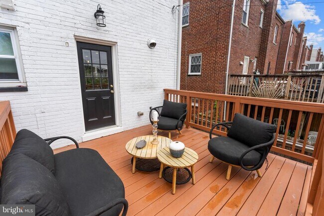 Building Photo - 5515 Chillum Pl NE