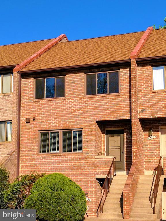 Building Photo - 3719 Madison Ln