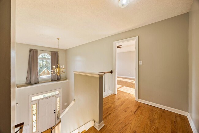 Building Photo - 1114 Rivershyre Dr