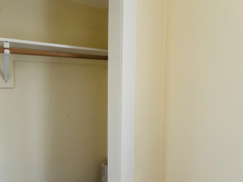 Building Photo - 1914 Aspen Dr