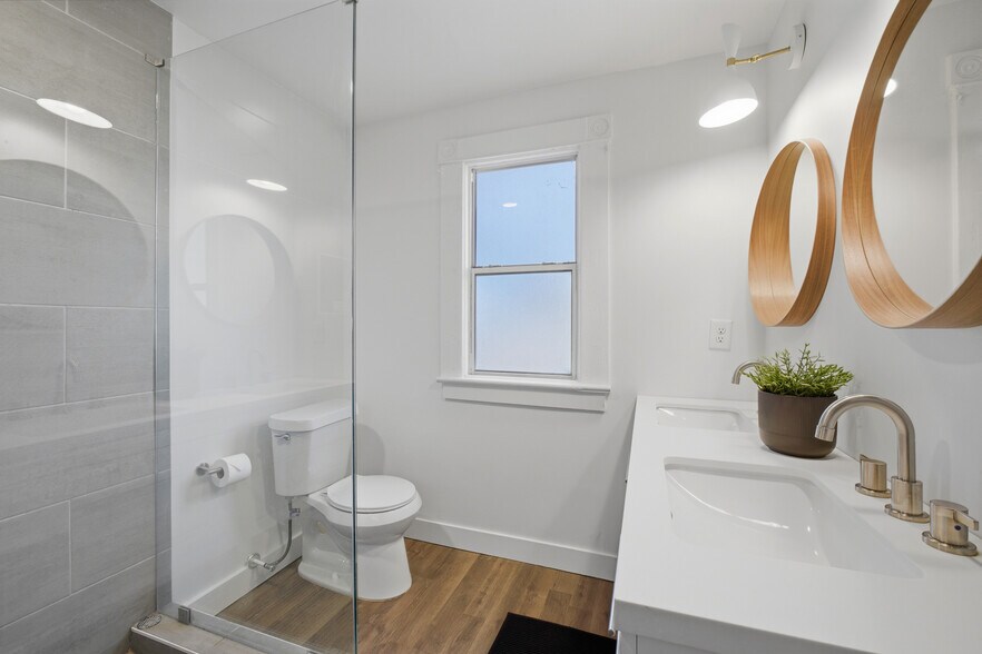 Building Photo - 375 Inman St SW