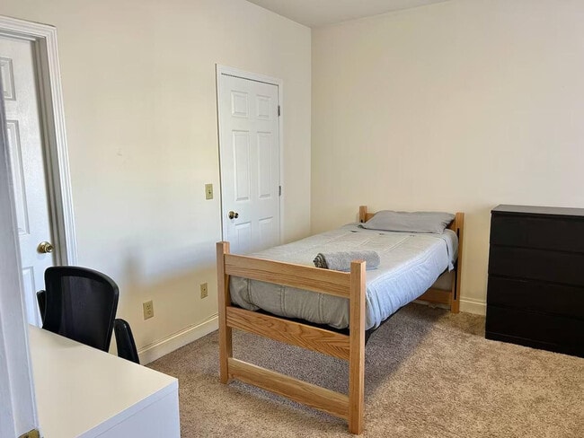 Building Photo - 331 Jefferson St