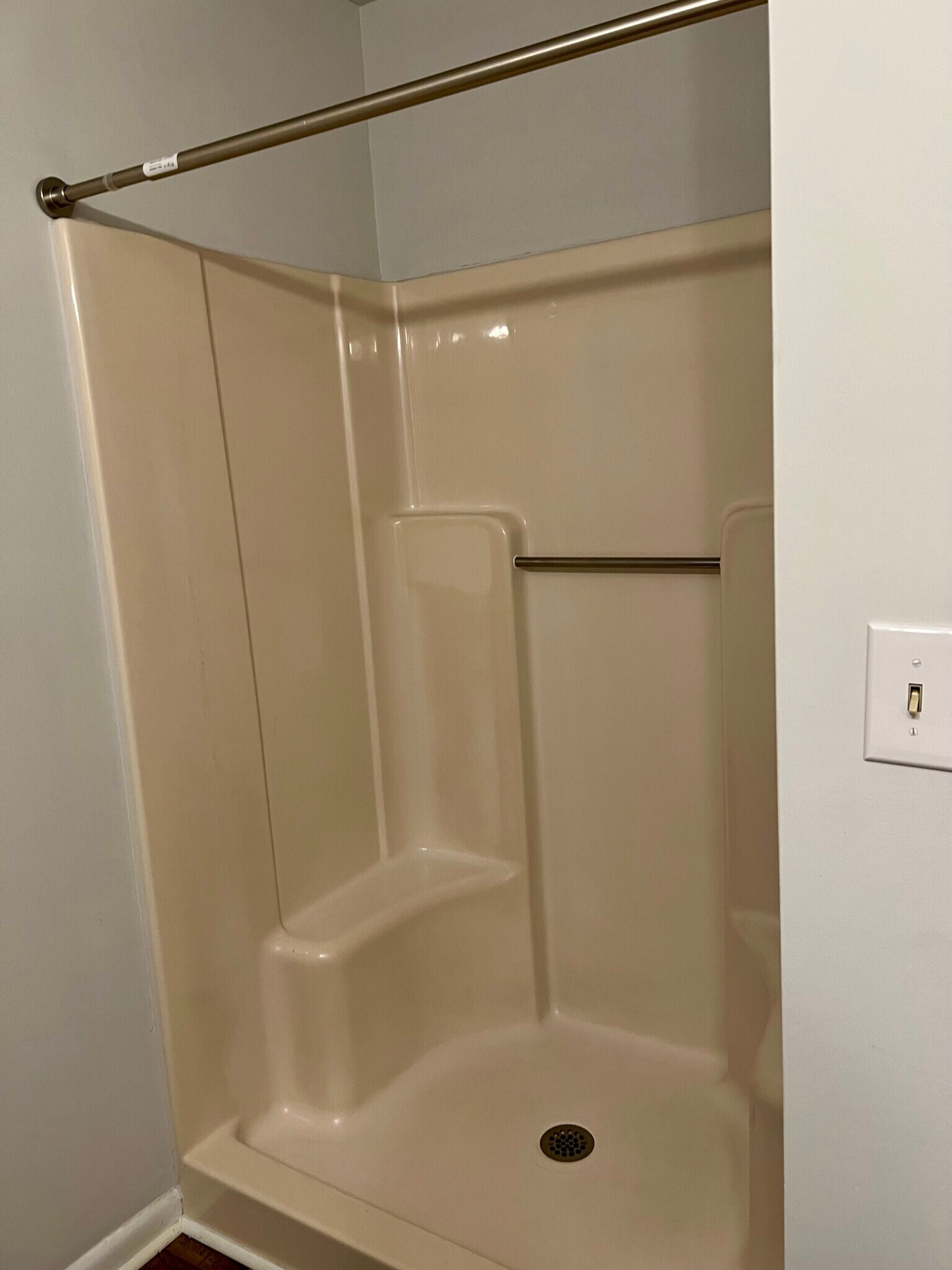 Master shower - 117 Turtle Creek Rd