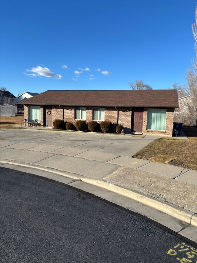 Building Photo - 1732 Melville Cir