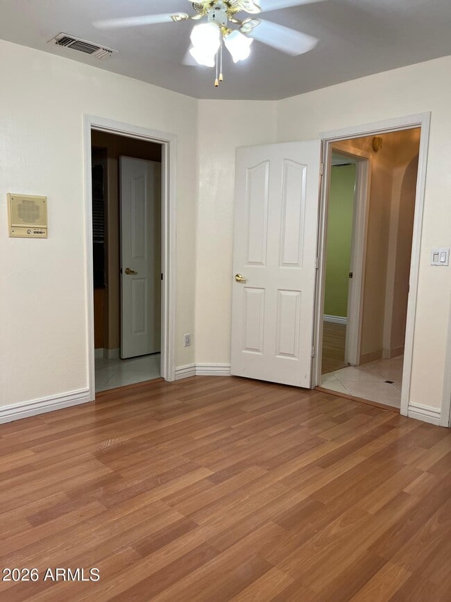 Building Photo - 5545 W Wethersfield Dr