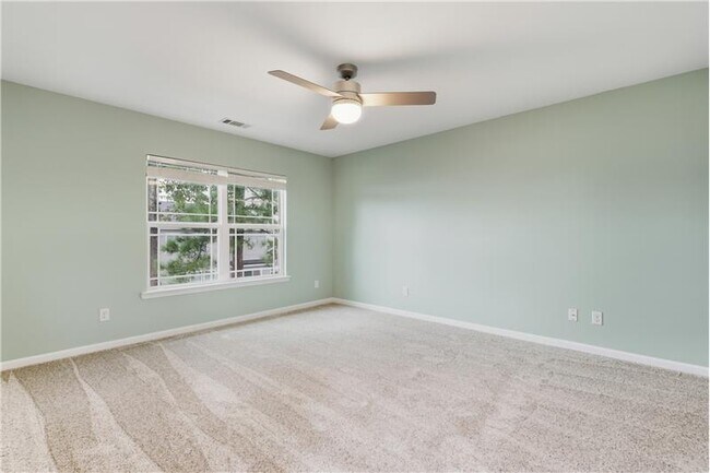 Building Photo - 13 Concordia Dr