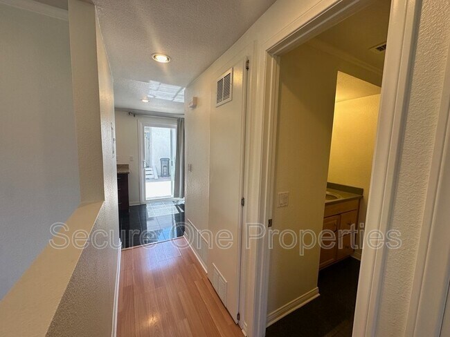 Building Photo - 248 Green Heath Pl