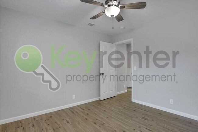 Building Photo - 8256 Manhart Dr