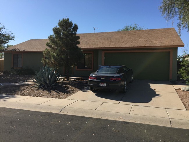 Building Photo - 465 E Providence Dr