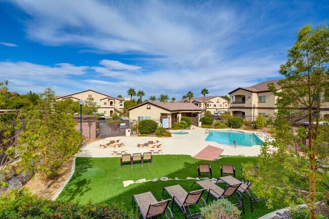 Building Photo - CLEAN, move in ready~GATED and super COMMUNITY!