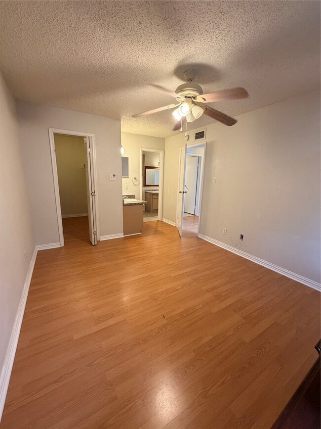 Building Photo - 12660 Ashford Point Dr