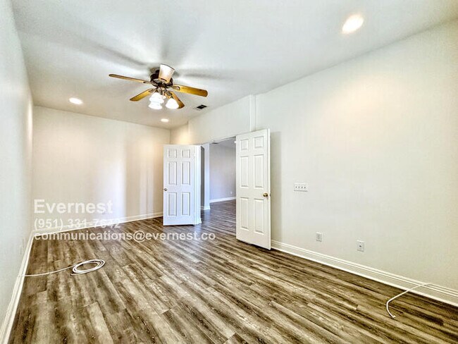Building Photo - Beautiful 3-Bedroom Home with Fireplace an...