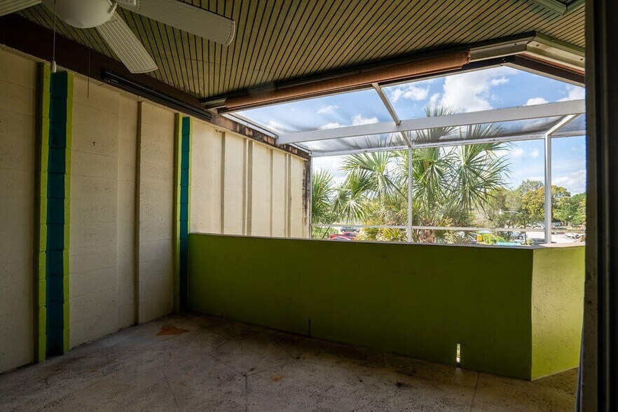 Building Photo - 2 Greenway Vlg N