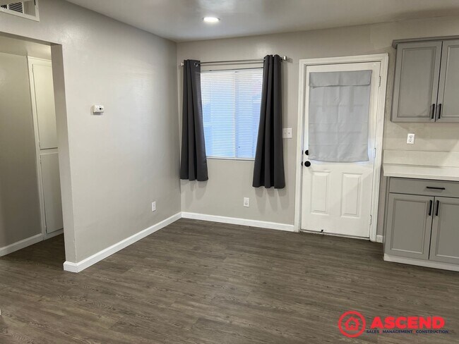 Building Photo - 625 A St