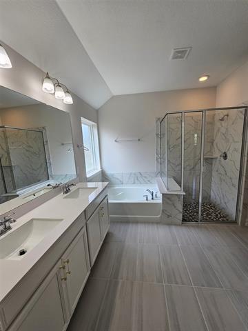 Building Photo - 3105 Euclid Way