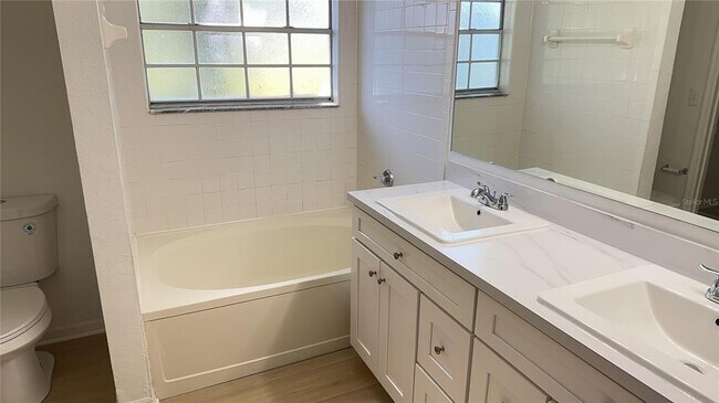 Building Photo - 7350 Westpointe Blvd