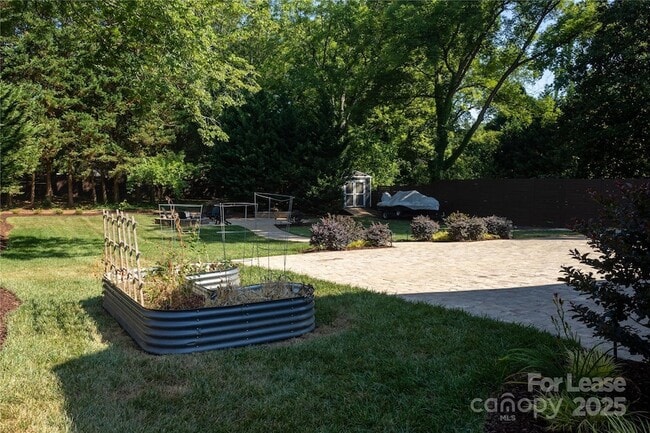 Building Photo - 311 S Academy St