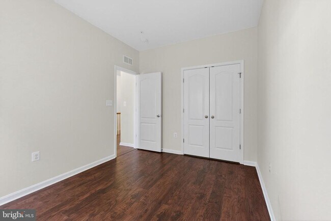 Building Photo - 3716 Foote St NE