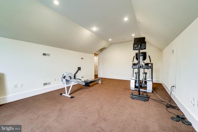 Building Photo - 910 Powhatan St