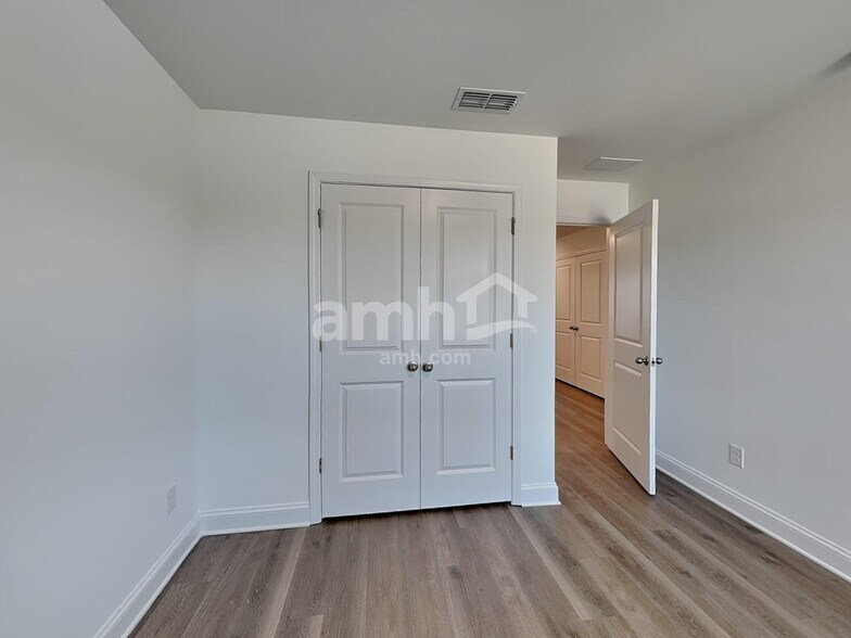 Building Photo - 1120 Livengood Wy