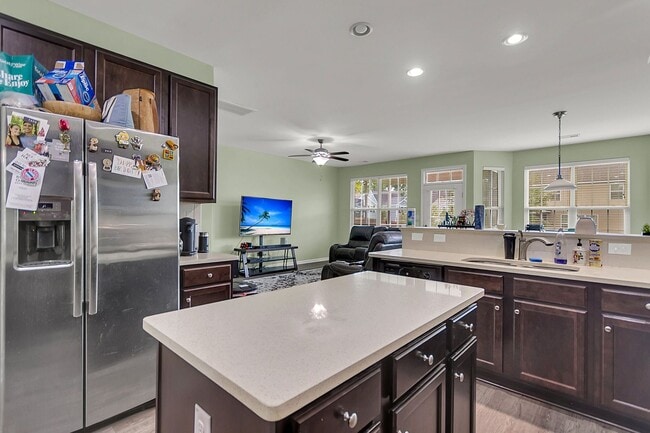 Building Photo - Beautiful Summerville Property for Rent!