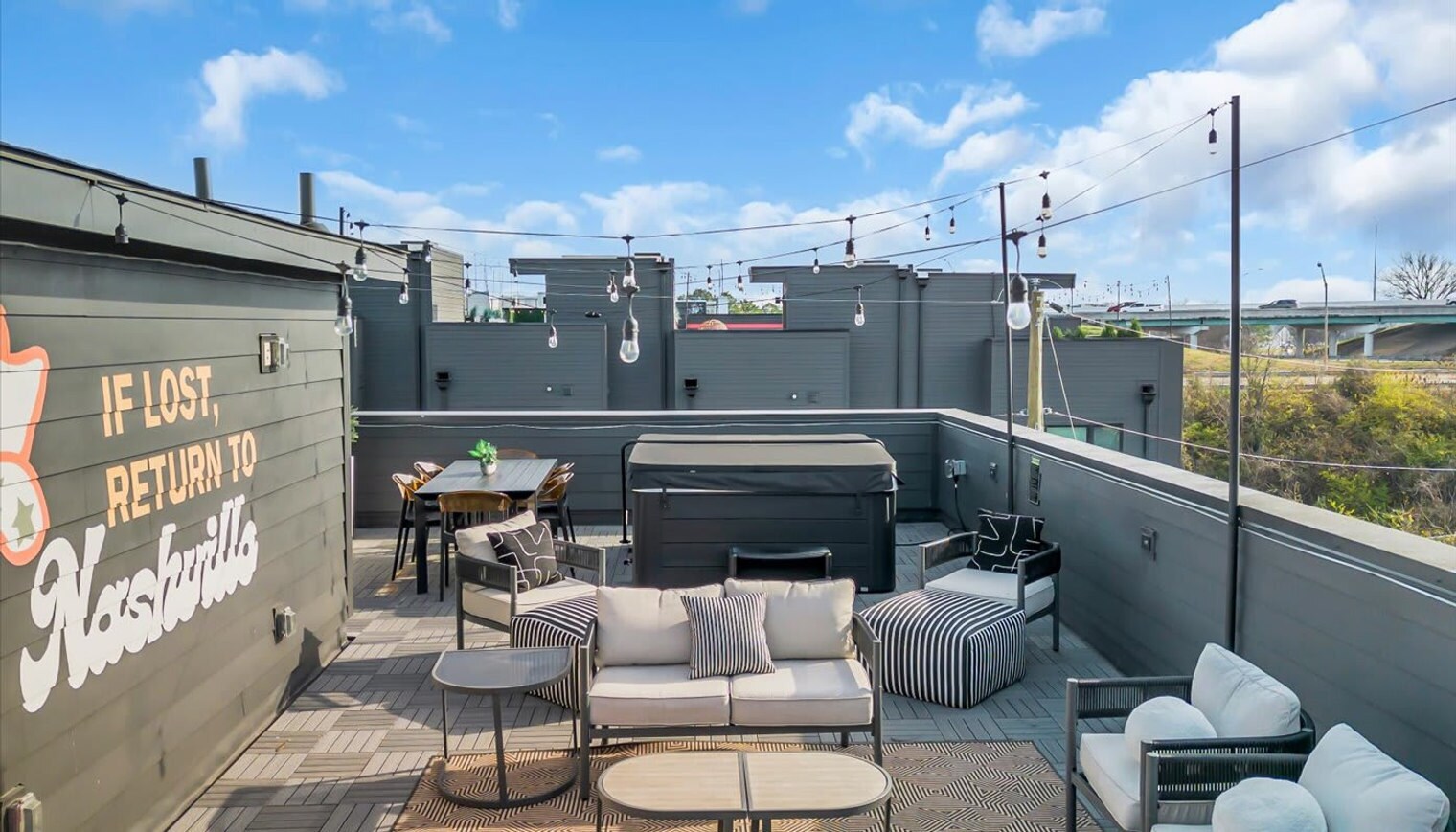 Building Photo - 1112 Baptist World Center Dr